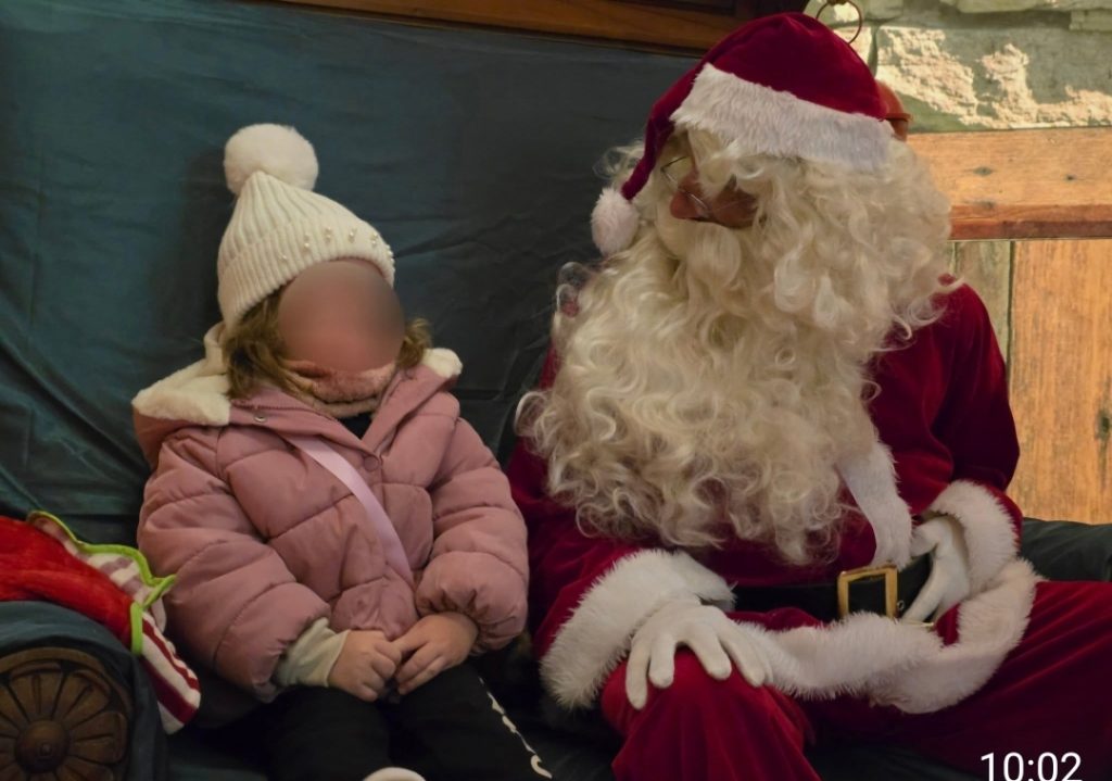 Confrides vive hoy la última jornada de su Feria de Navidad tras un fin de semana de gran afluencia 1