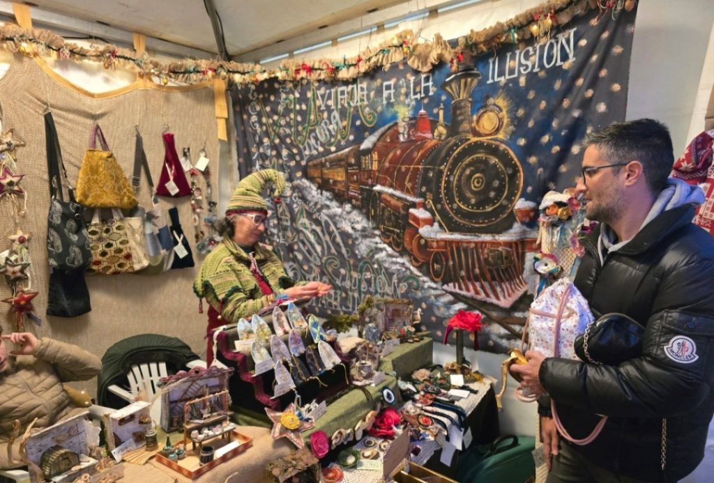 Confrides vive hoy la última jornada de su Feria de Navidad tras un fin de semana de gran afluencia 0