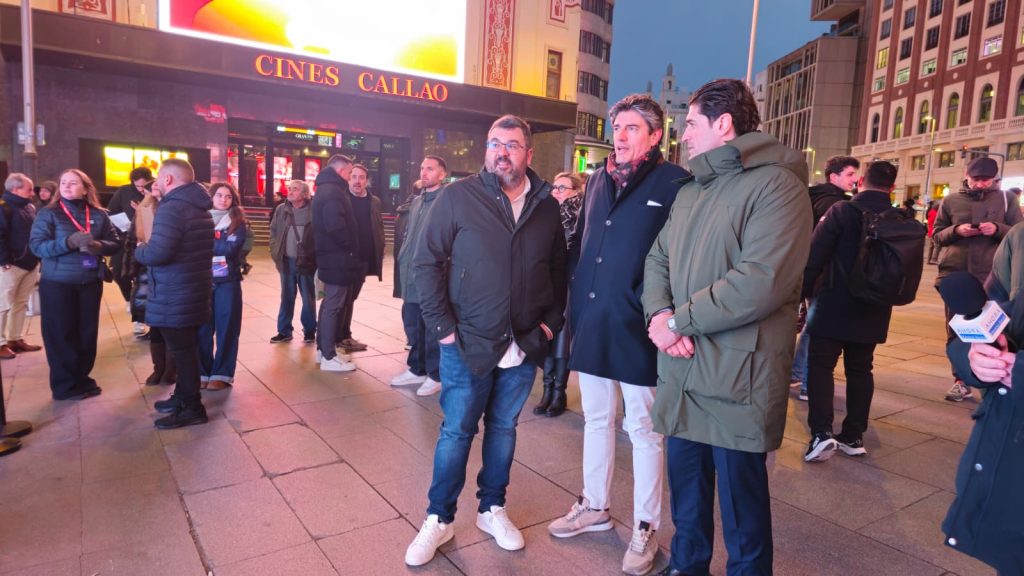 Villajoyosa presenta en la plaza Callao el Campeonato del Mundo de Kayak de Mar