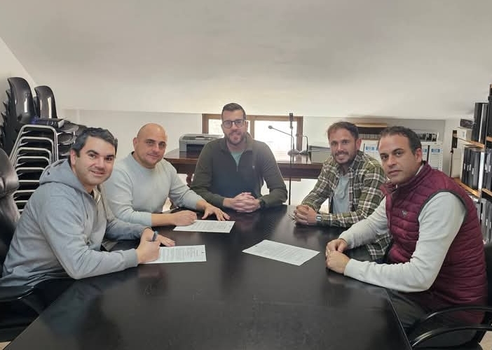  La Piscina Municipal de Bolulla en su recta final tras la firma del replanteo de la 3ª fase