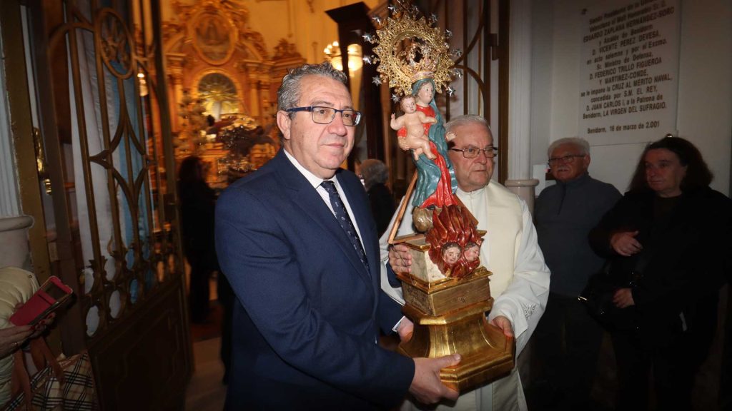 Benidorm muestra su devoción a la patrona en la ceremonia que cierra el Septenario de la Virgen