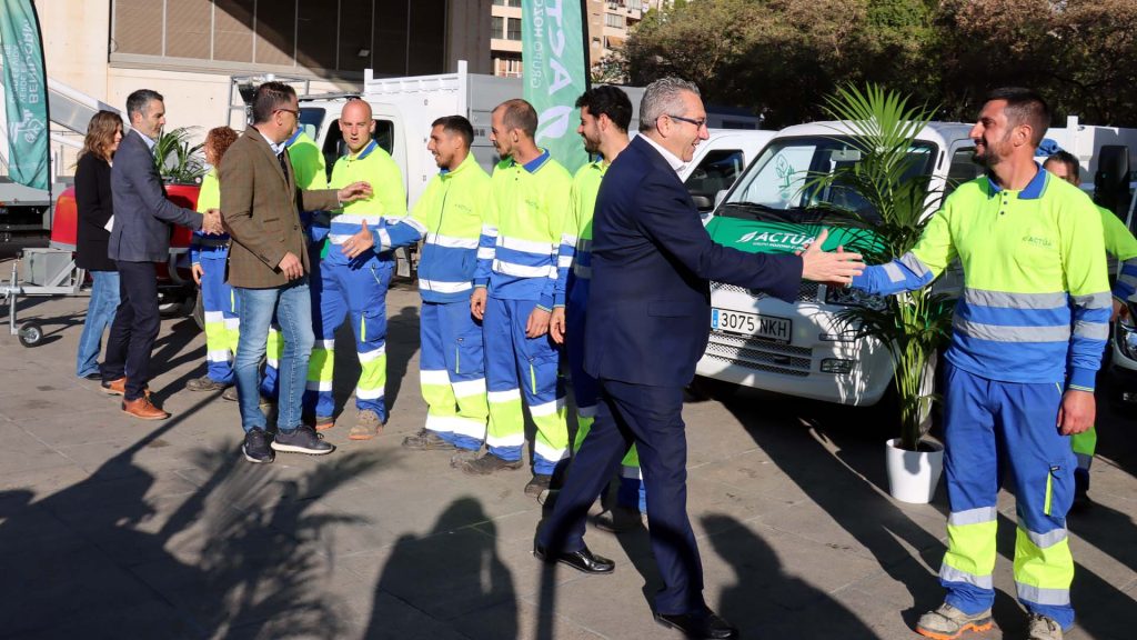 El nuevo contrato de parques y jardines de Benidorm aumentará un 30% la superficie verde y será más sostenible y adaptado al futuro