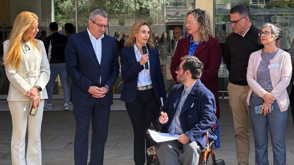 Benidorm se une a Aerbeco para conmemorar el Día Mundial de las Enfermedades Raras