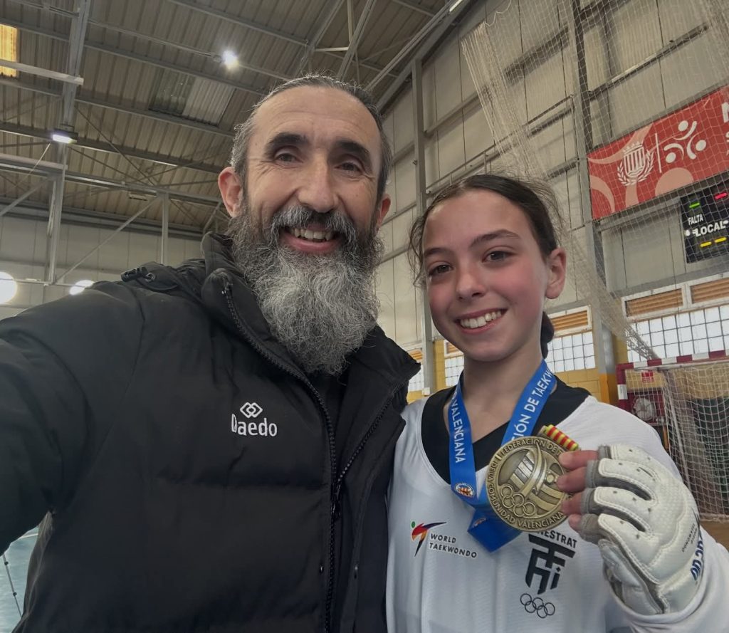🥇 Angie Ibars Campeona Autonómica 2026 -37kg. #tkdfinestratlosangeles2028#taekwondowtf #taekwondofamily #mundotaekwondo #taekwondogirl taekwondokids taekwondolove deporteysalud finestrat villajoyosa olimpico comunitatvalenciana comunitatdelsport alicantecity RealFederacionEspañolaDeTaekwondo ConsejoSuperiorDeDeportes ComiteOlimpicoEspañol ferFutur fer TrinidadAlfonso ParaTaekwondo Poomsae TaekwondoOlimpico benidorm lanucia