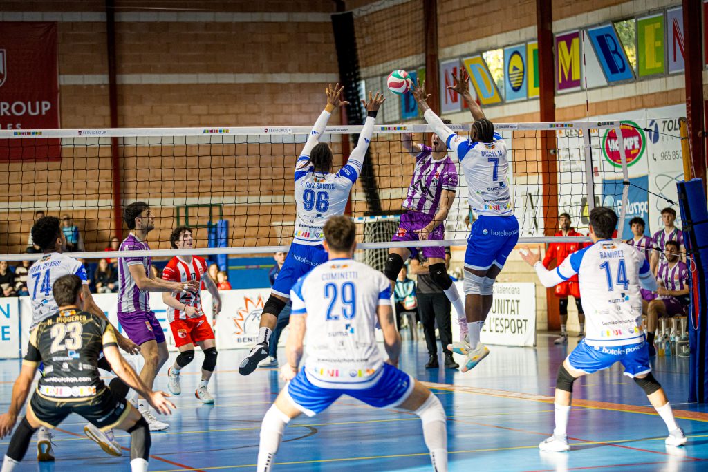 Derrota del Servigroup Benidorm ante Conectabalear CV Manacor (1-3)