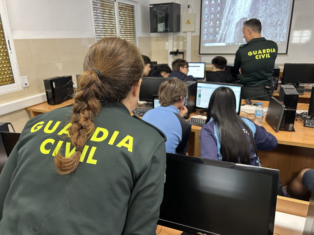 La Guardia Civil y la Generalitat impulsan la ciberseguridad de los menores con la VII Ciberliga