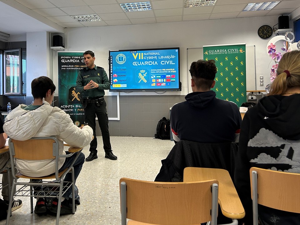 La Guardia Civil y la Generalitat impulsan la ciberseguridad de los menores con la VII Ciberliga