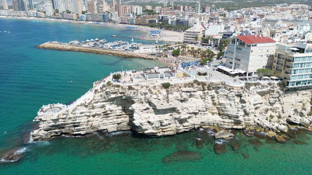Benidorm renovará la iluminación del acantilado del Castell con tecnología LED y 