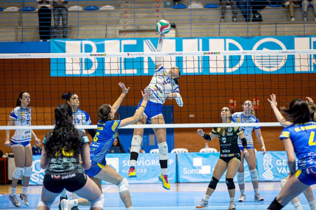 Servigroup Playas de Benidorm cierra la temporada con autoridad en el Palau tras vencer a Fuentes (3-1)