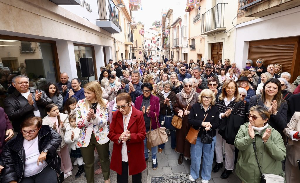 Celebración del 8 de marzo en Finestrat con el lema DONES QUE FEM POBLE
