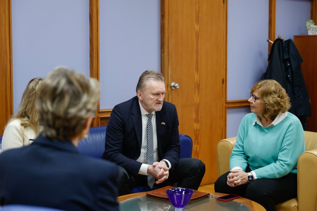 L’Alfàs del Pi refuerza su relación con la comunidad noruega tras la visita del embajador Lars Andersen