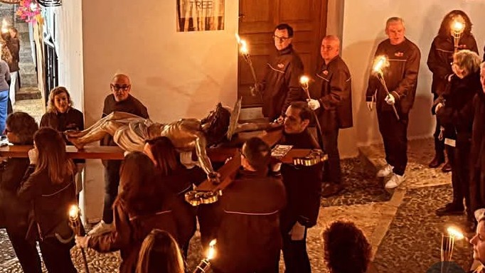 Altea celebra la romería del Santísimo Cristo del Sagrario tras la misa de la Cofradía del Santo Sepulcro