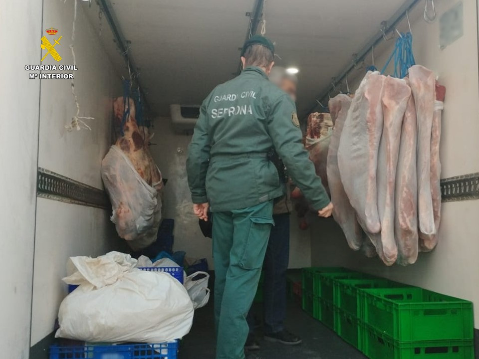 Intervenidas más de 50 toneladas de alimentos y productos no aptos para el consumo en Alicante