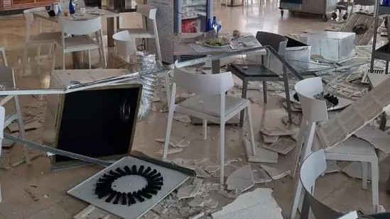 Siete heridos leves tras derrumbarse el techo en un hotel de Benidorm 0