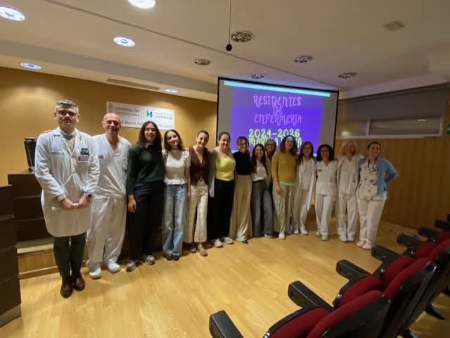 El Hospital Marina Baixa despide a los residentes de enfermería de 2026 tras la presentación de sus Trabajos de Fin de Residencia