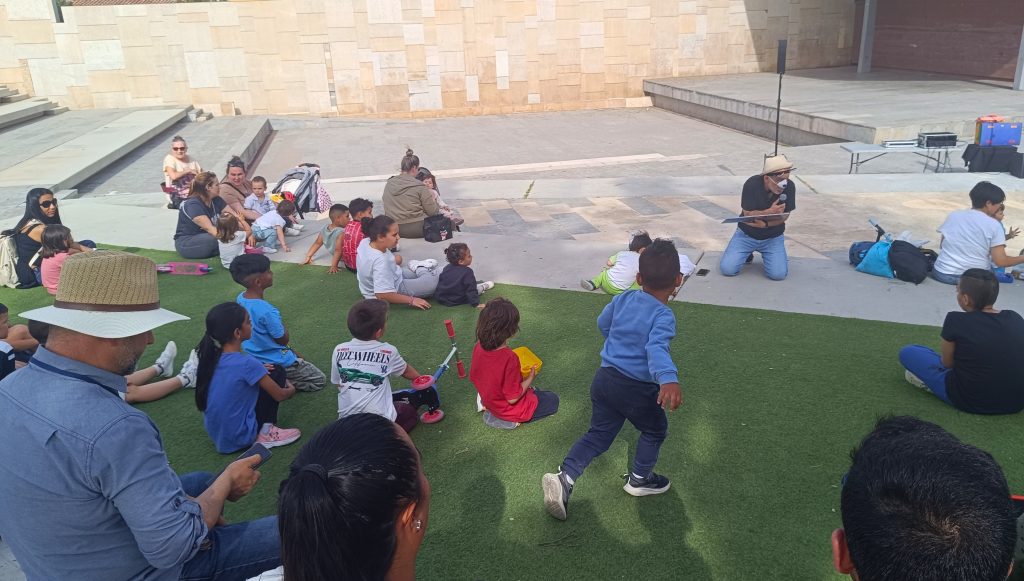 Talleres infantiles en el Día del Libro en Villajoyosa