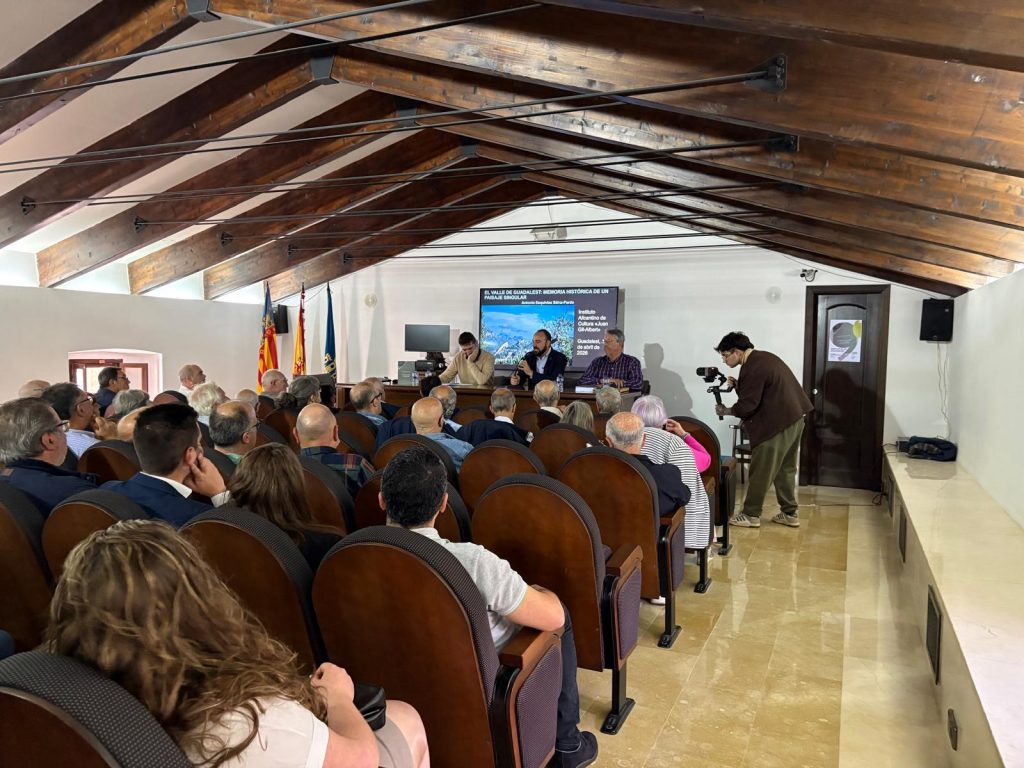 El Castell de Guadalest presenta el libro definitivo sobre su valle tras cinco años de investigación