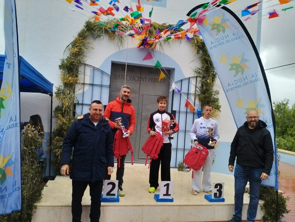 Analia Zanichelli y Raúl Blázquez ganan la XXI Carrera Pedestre de Sant Vicent de La Nucía