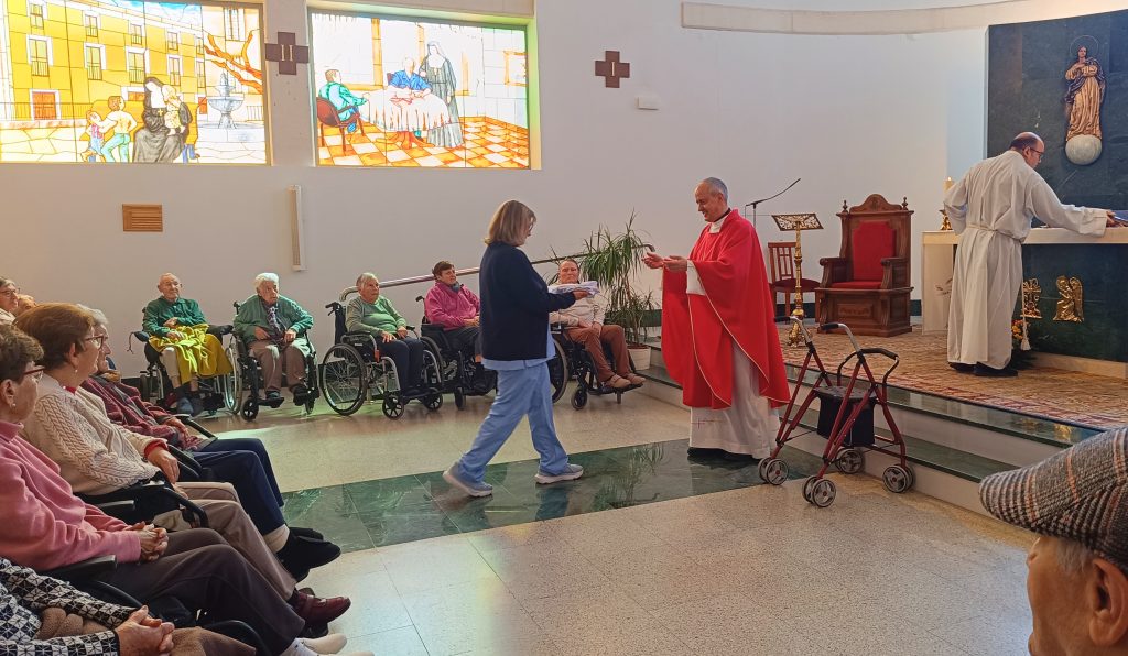 Villajoyosa conmemora los 40 años de la Residencia Santa Marta con una misa institucional