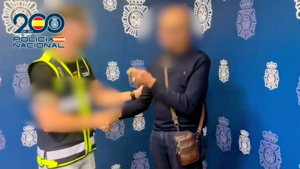 Uno de los relojes recuperados ya ha sido devuelto a su propietario