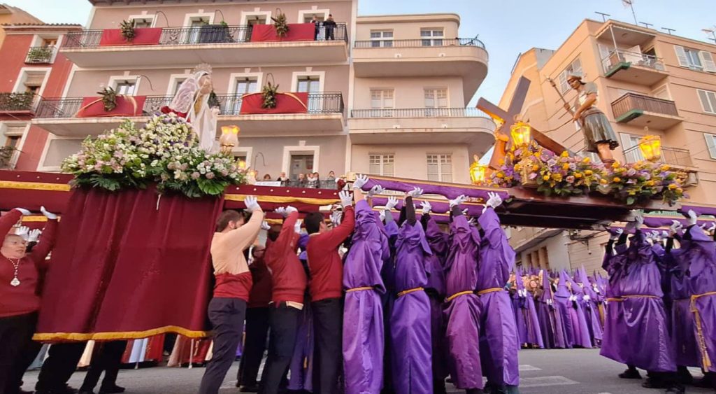 Villajoyosa vive uno de los momentos más emocionantes del Viernes Santo con el Encuentro entre la Verónica y Jesús Nazareno 3