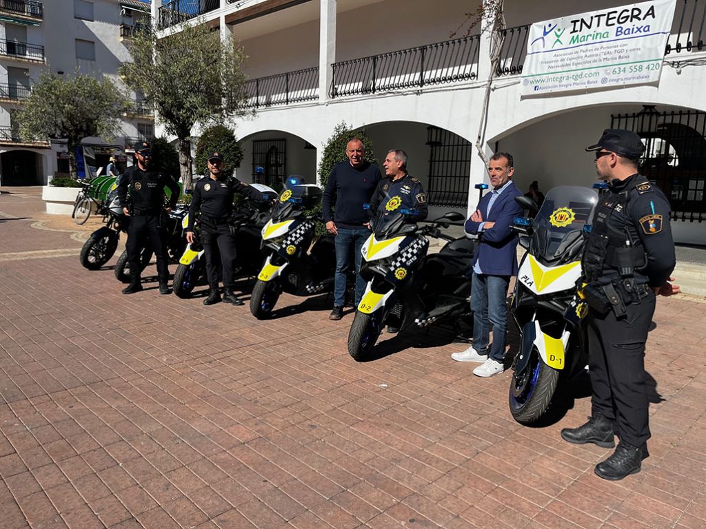 Altea refuerza la seguridad incorporando seis nuevas motocicletas para la policía Local