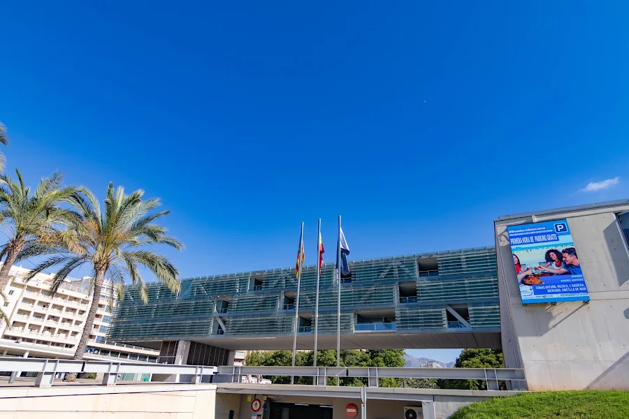 Benidorm convoca 19 plazas de administrativo por oposición libre: requisitos, examen y plazo