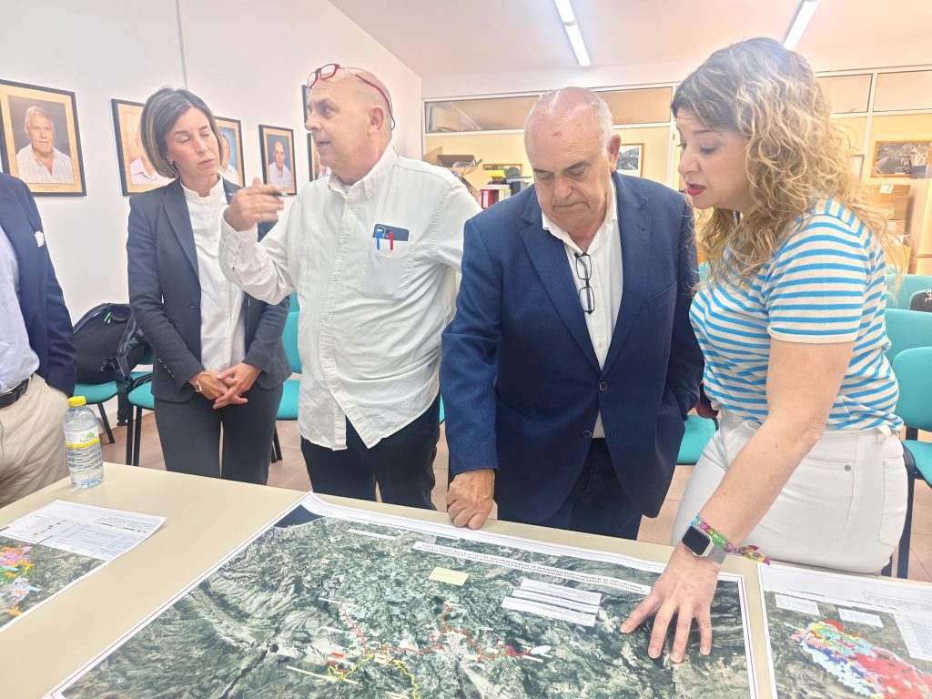 Callosa d’en Sarrià refuerza junto a la Generalitat el impulso al níspero y a las infraestructuras hídricas del municipio