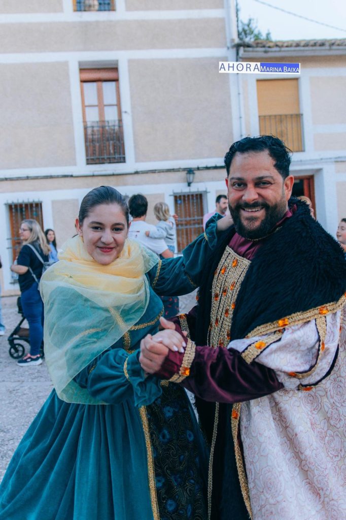 El Castell de Guadalest revive su pasado y arrasa en la Noche de los Museos 2026 con cientos de visitantes y un casco histórico abarrotado 1
