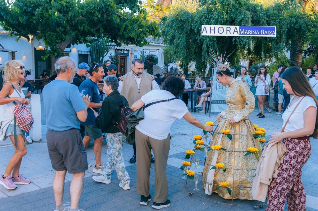 El Castell de Guadalest revive su pasado y arrasa en la Noche de los Museos 2026 con cientos de visitantes y un casco histórico abarrotado 0