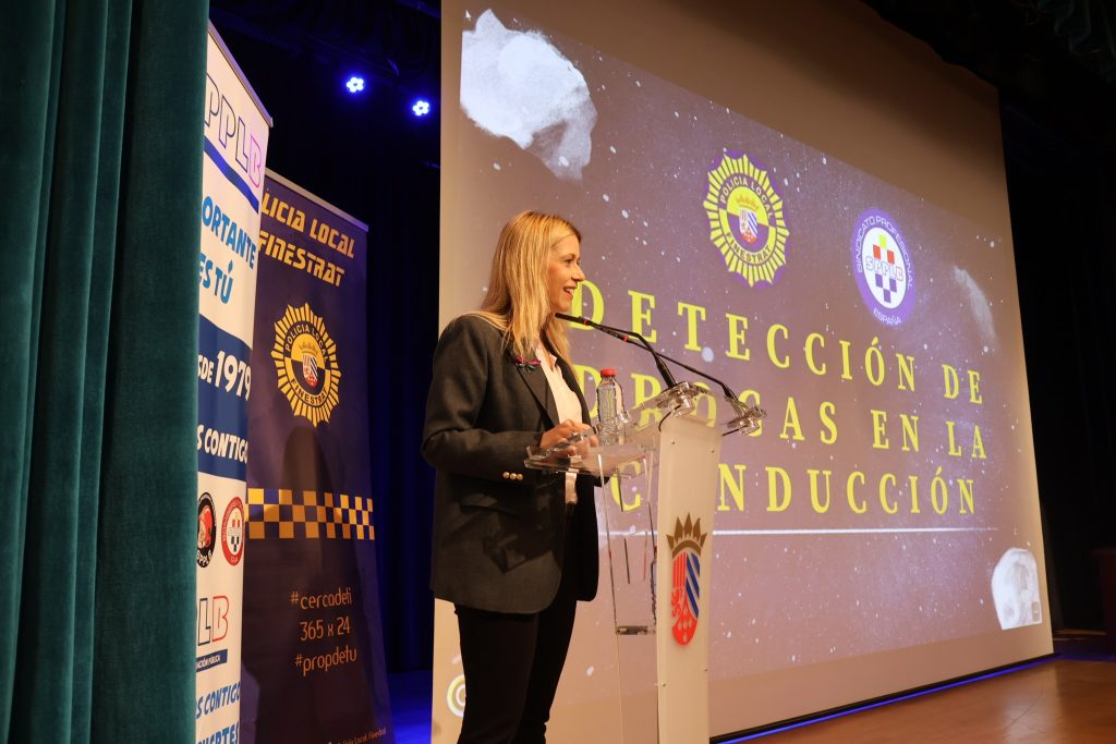 Finestrat, sede de formación a policías de toda la provincia para detectar drogas en la conducción mediante el “drogotest”