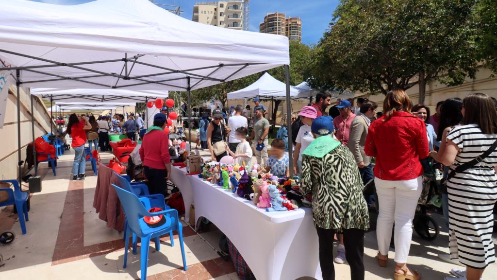 Familias y asociaciones de toda la Comunitat celebran en Benidorm el Día Internacional de las Familias