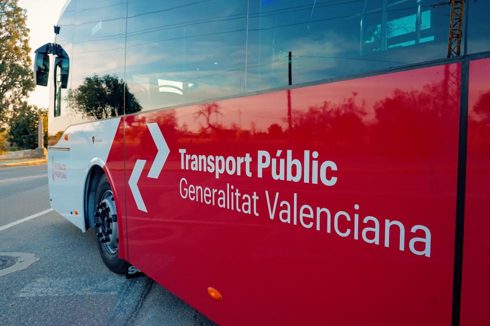 El Consell autoriza la contratación de las futuras concesiones de autobús València-Benidorm y Torrevieja-Alicante