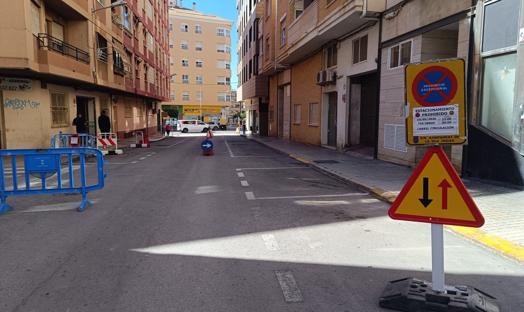 Se abre al tráfico el carril de la calle Cervantes de Villajoyosa en sentido al centro urbano