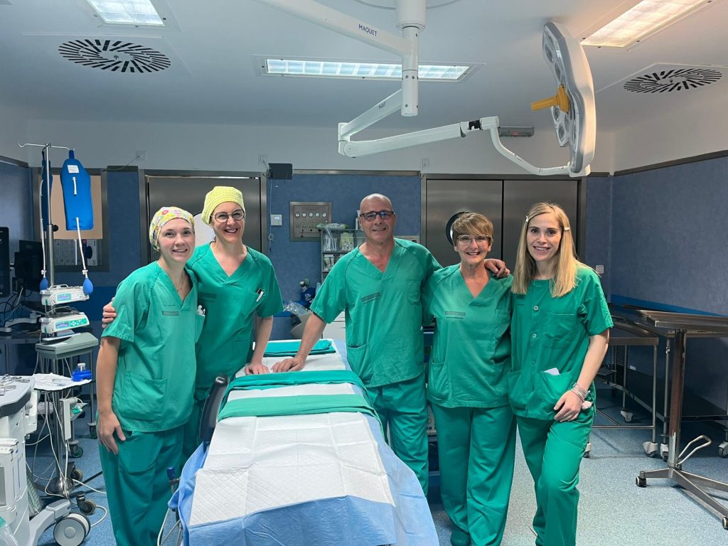 El Hospital Marina Baixa consolida una técnica avanzada para reducir complicaciones en la cirugía del cáncer de tiroides metastásico