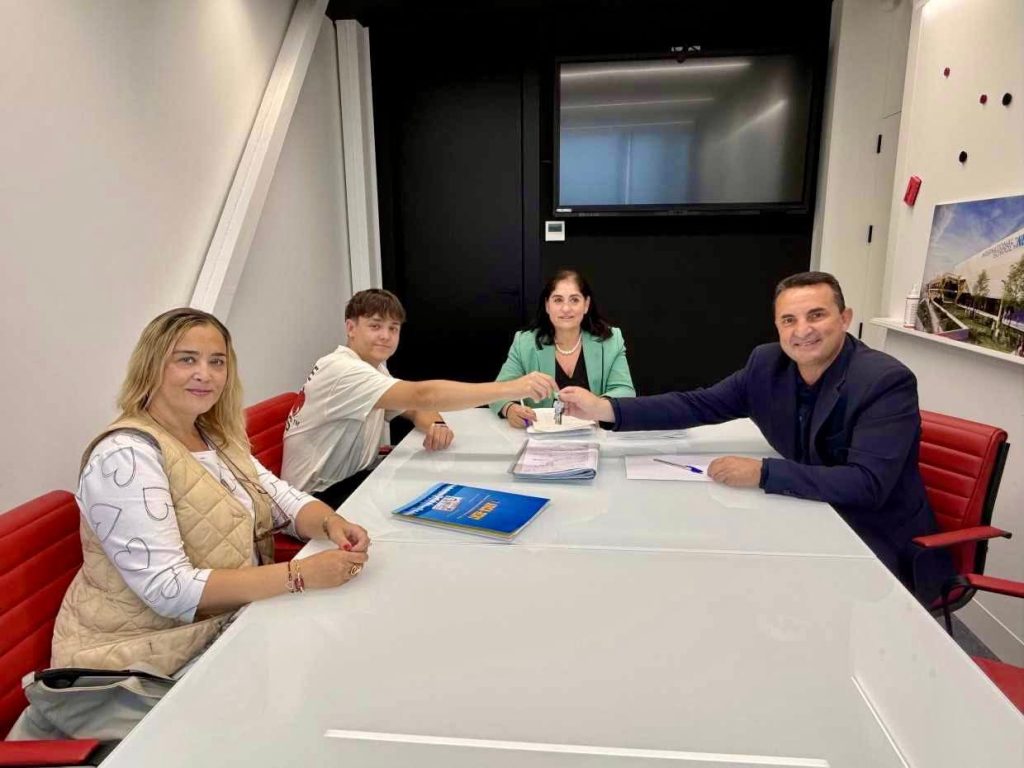 La Nucía entrega las llaves de las primeras 3 viviendas para jóvenes de las 12 ofertadas en 2025