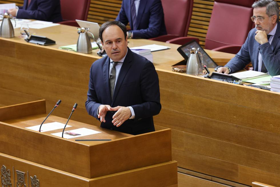 Pérez Llorca reitera su voluntad de diálogo a los sindicatos docentes y resalta que el Consell ha presentado “la oferta educativa más ambiciosa de toda España”