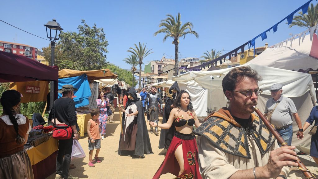 Villajoyosa regresa a la época del medievo con la celebración del Mercat Medieval
