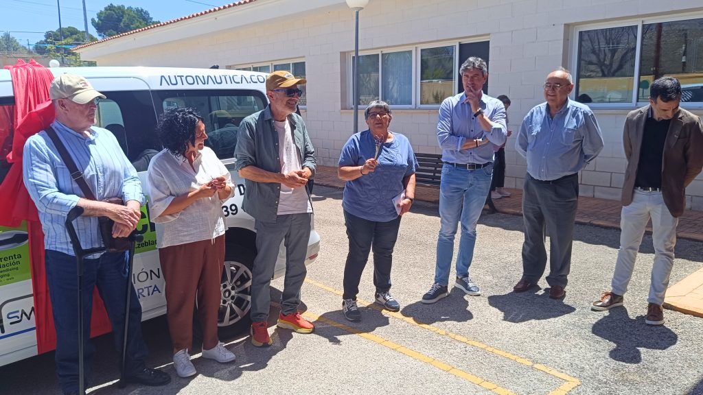 El Centro Ocupacional y Residencia Les Talaies incorpora un nuevo vehículo adaptado para mejorar la movilidad de usuarios y trabajadores