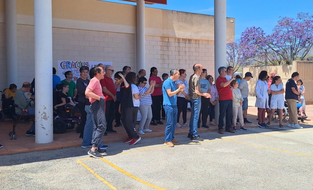 El Centro Ocupacional y Residencia Les Talaies incorpora un nuevo vehículo adaptado para mejorar la movilidad de usuarios y trabajadores