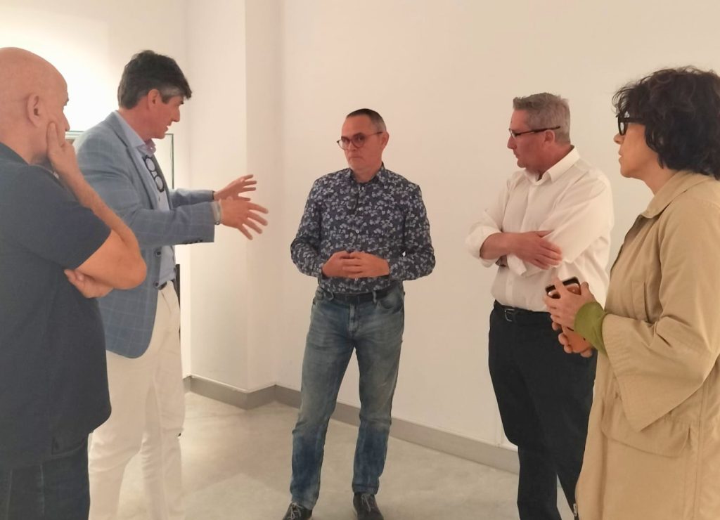 El Ayuntamiento de Villajoyosa y Kongsberg exploran una alianza para convertir el litoral vilero en referente de innovación aplicada al patrimonio sumergido