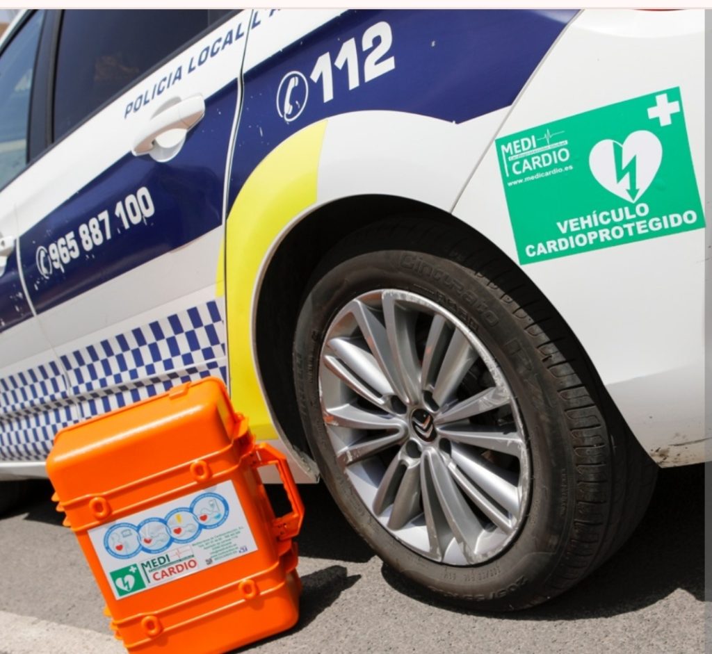 Héroes en La Vila Joiosa: la rápida actuación de la Policía Local salva la vida de un vecino en parada cardiorrespiratoria 0