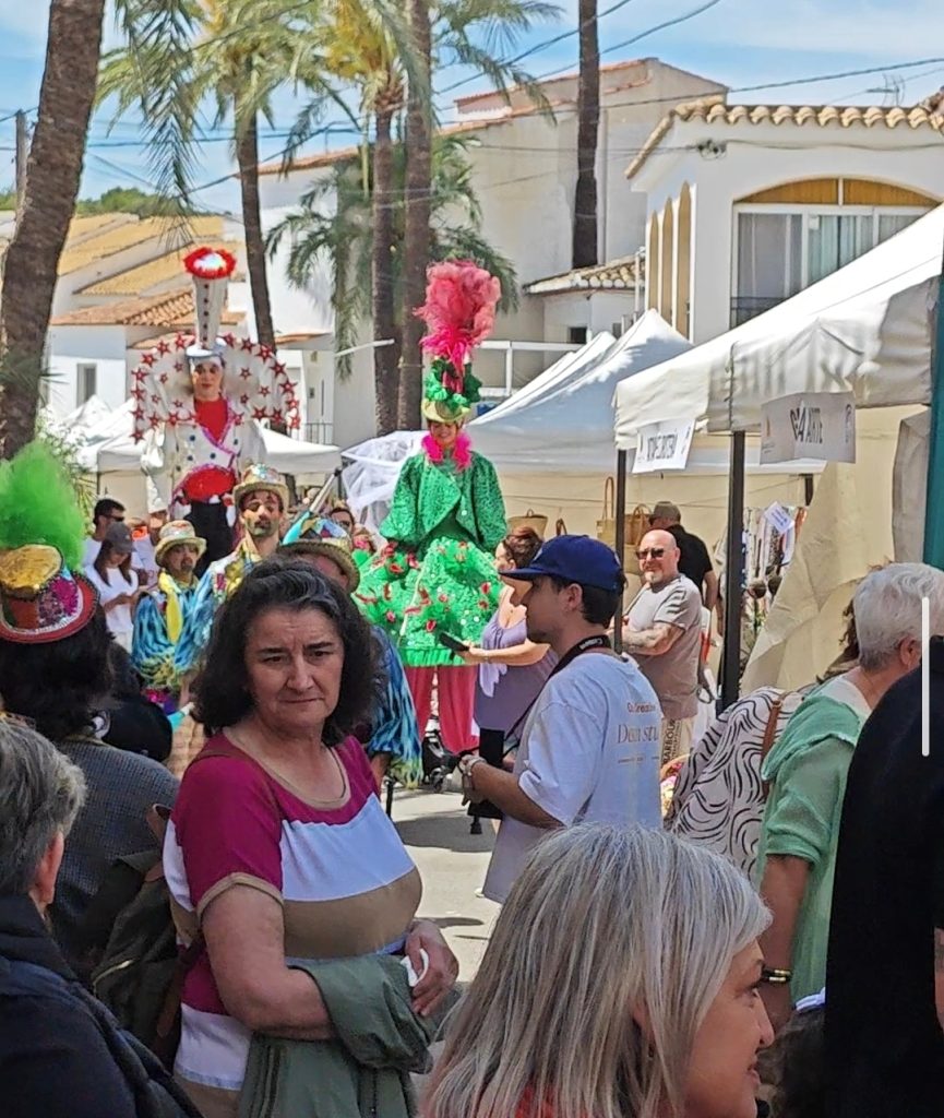 Altea la Vella se vuelca con el comercio local en una jornada multitudinaria que apunta a repetirse en 2027 4