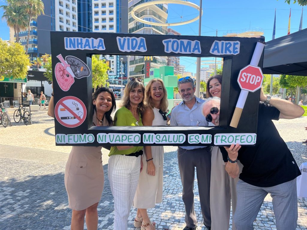El Departamento de Salud Marina Baixa reúne en Benidorm a profesionales y ciudadanía en la Semana Sin Humo
