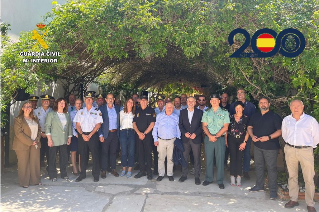 La Guardia Civil y la Policía Nacional refuerzan la coordinación con entidade empresariales para fortalecer la seguridad en áreas empresariales de Alicante