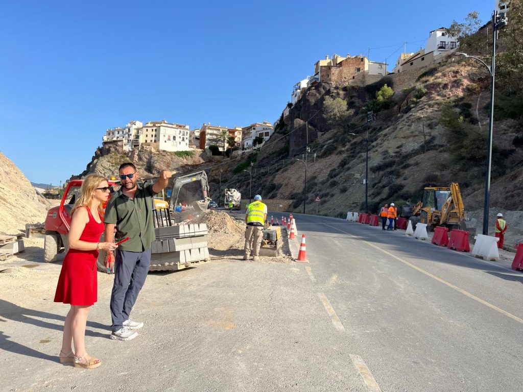 Recta final de las obras del Bulevar Verde peatonal y ciclista de La Penya de Finestrat