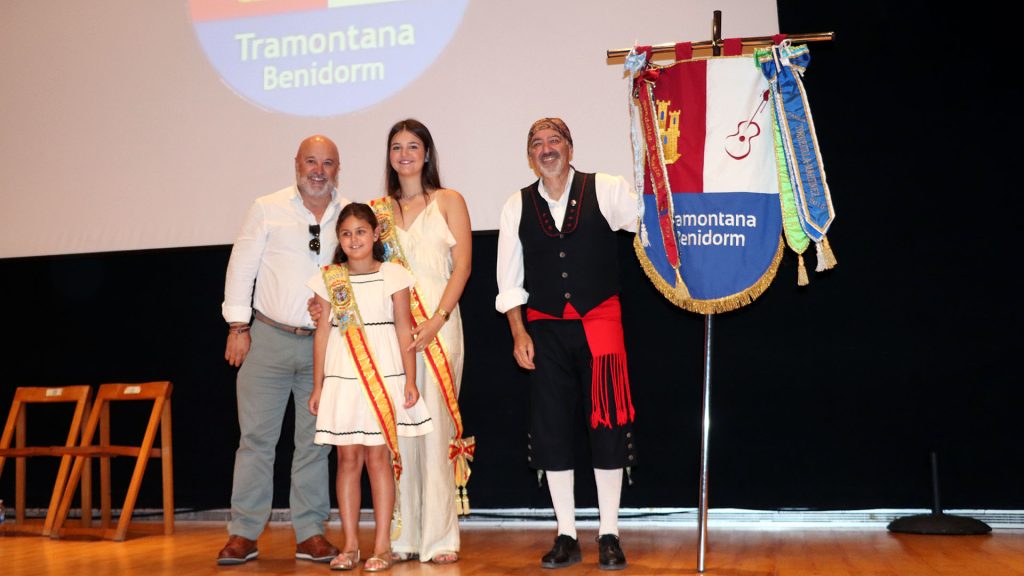La Asociación Tramontana celebra el Día de Castilla-La Mancha en Benidorm con música, folclore y homenaje a sus raíces