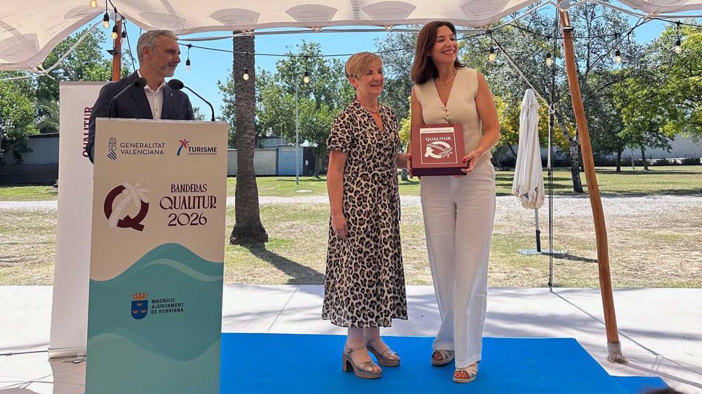 Benidorm, Finestrat, Villajoyosa y Altea revalidan las Banderas Qualitur 2026 y consolidan la excelencia de sus playas 1