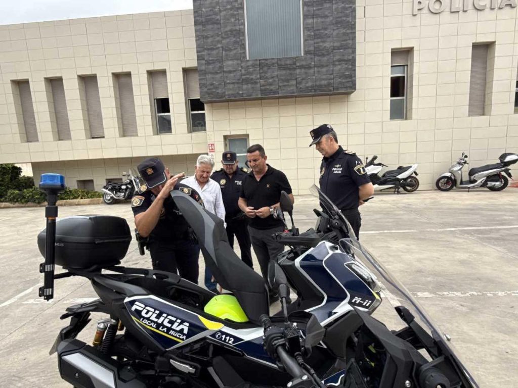 La Policía Local de La Nucía incorpora dos nuevas motos para mejorar la respuesta policial en el municipio