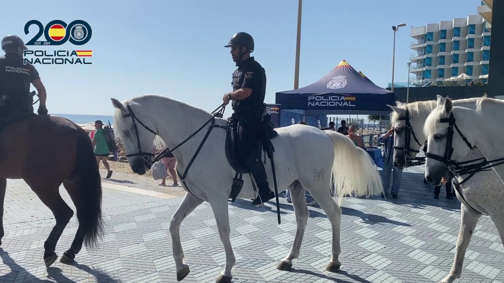 La Policía Nacional presenta en Alicante la Operación Verano 2026 con una exhibición de medios en el Paseo de Gómiz